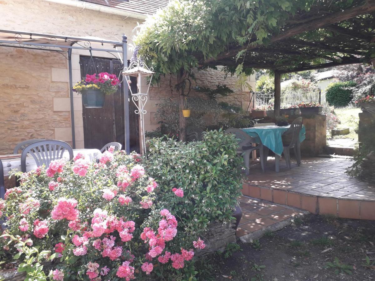 Halte Aux Places Marcillac-Saint-Quentin Zewnętrze zdjęcie